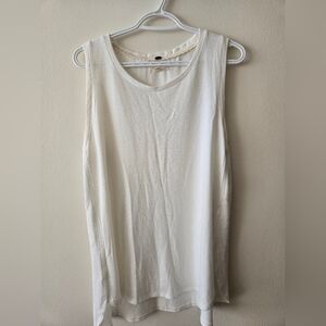 Cupio XL Cream Soft And Elegant Sleeveless Top With Split Hem